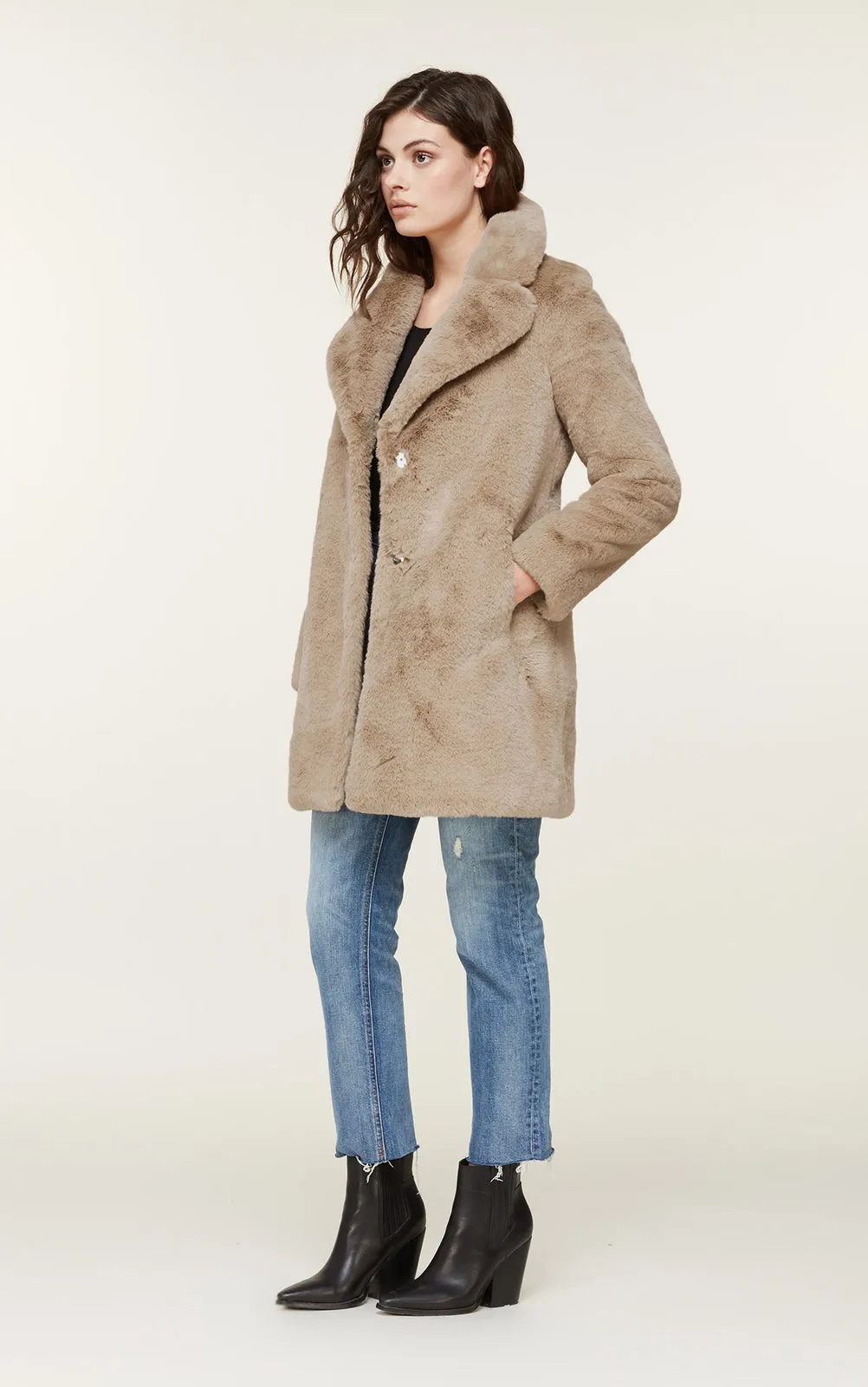 Soia & Kyo - Renada Faux Fur Coat in Honey